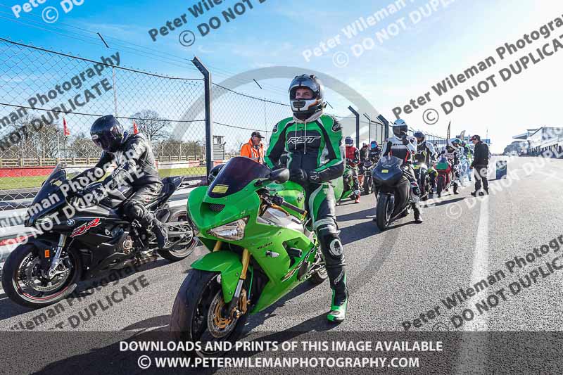 donington no limits trackday;donington park photographs;donington trackday photographs;no limits trackdays;peter wileman photography;trackday digital images;trackday photos